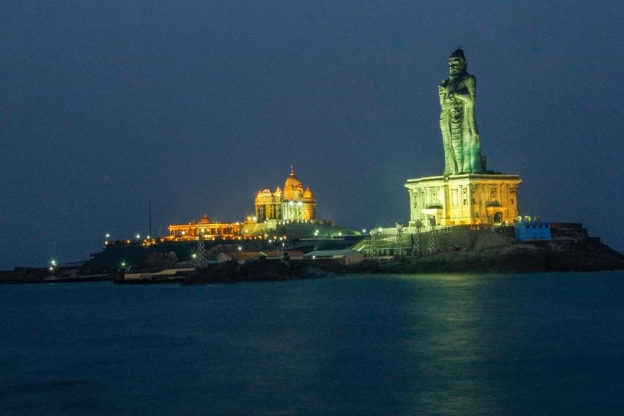 giant Thiruvalluvar statue