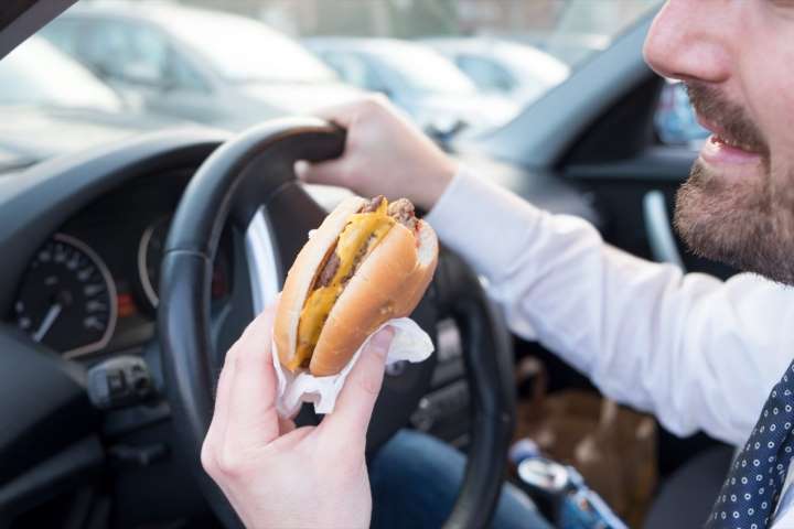It is better to avoid food while driving