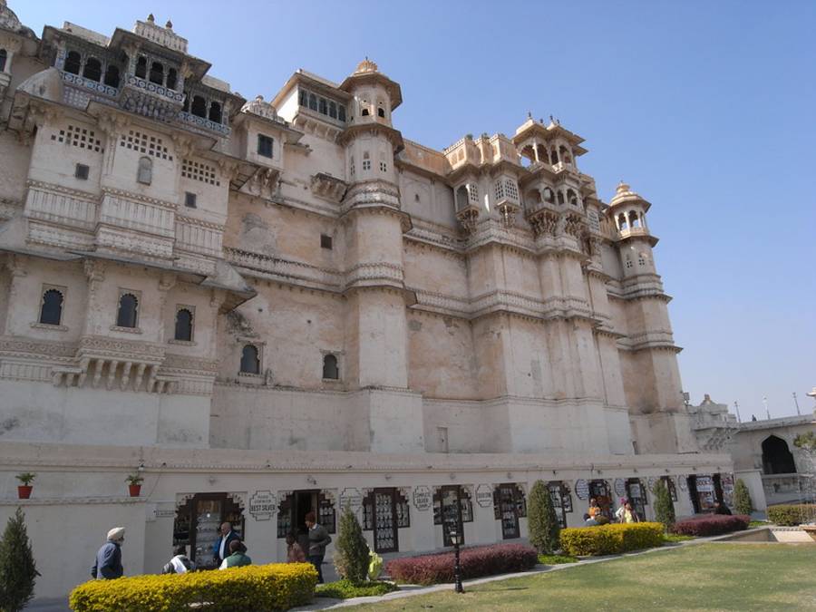 City Palace Udaipur - Places To Visit In Udaipur