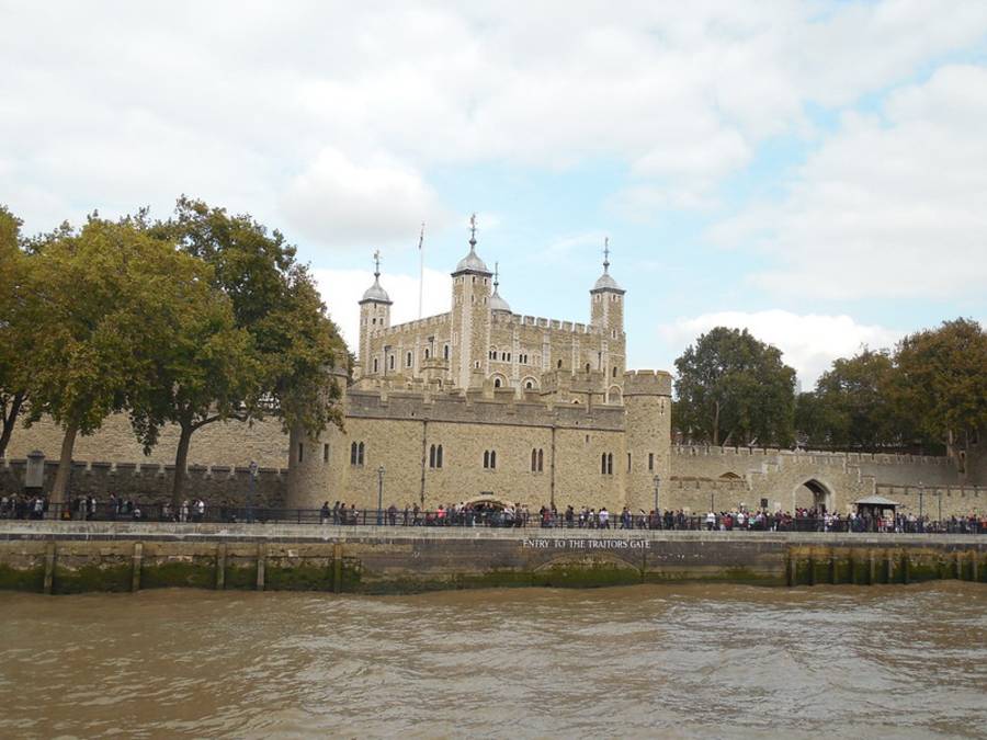 Tower of London - Famous Landmarks to Visit in UK