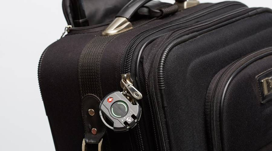 Tracker Luggage Lock - Gadgets to make your life easier while travelling