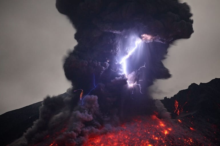 Volcanic lightning aka