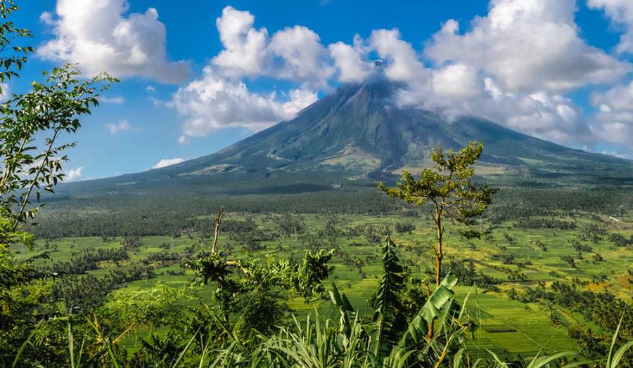 Mayon Volcano - 7 Spectacular Volcanoes In The World