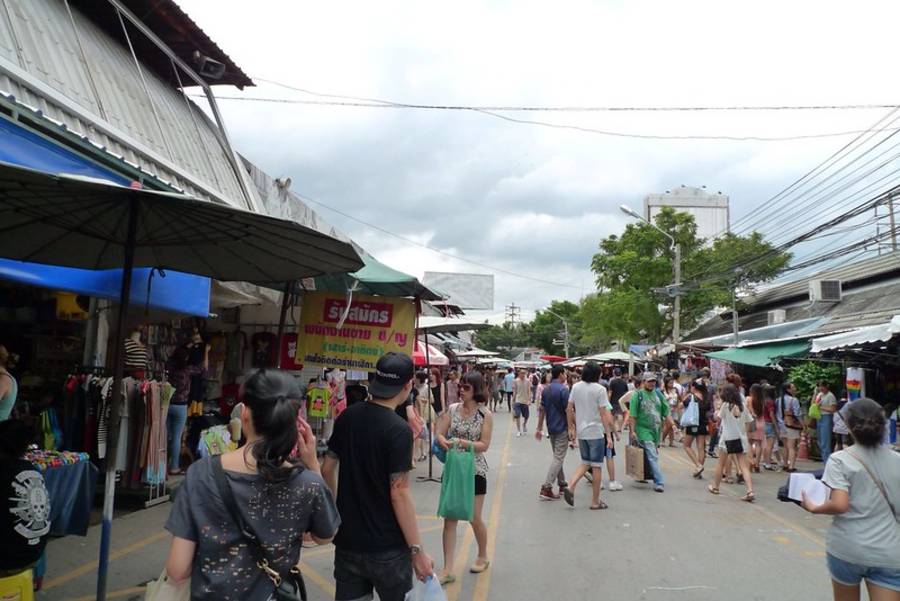 Chatuchak Weekend Market - Shopping in Bangkok