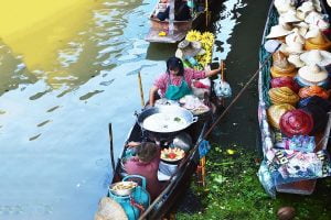 Floating Markets - Destinations to visit in Thailand