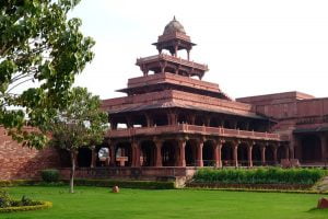 Panch Mahal - places to visit in Fatehpur Sikri