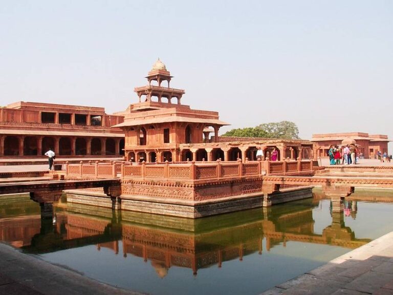 Best 7 places to visit in Fatehpur Sikri