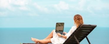 Make Money Online While Traveling Without a Blog